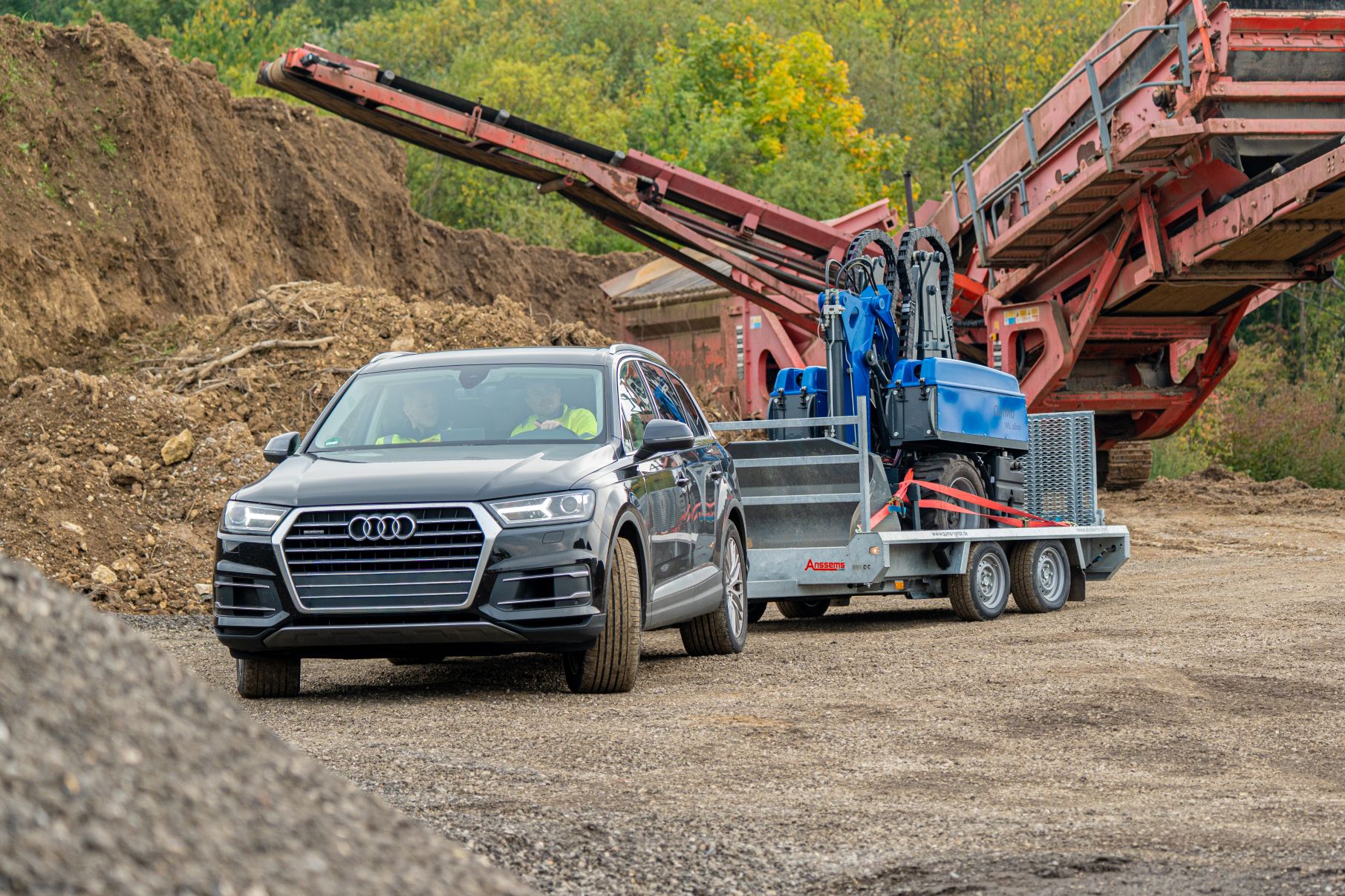 Transport des QuiMo WL 1600 auf einem PKW Anhänger